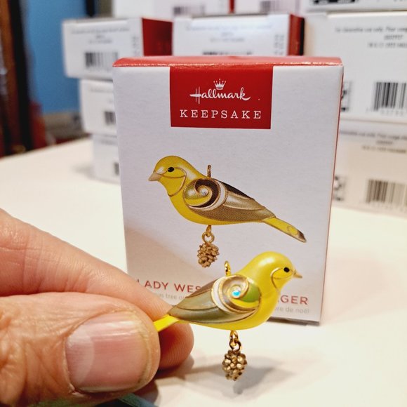 2023 HALLMARK Keepsake LADY WESTERN TANAGER Miniature Ornament BRAND NEW - Picture 6 of 8